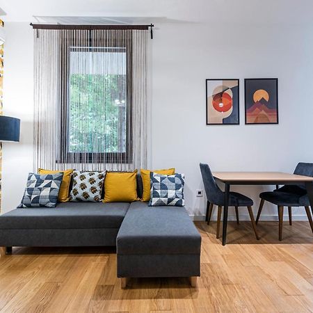 Vertigo Modern Studio-Free Private Parking-Fast Wi-Fi Новий Сад Екстер'єр фото