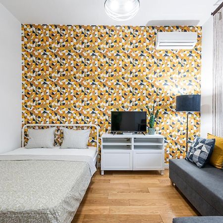 Vertigo Modern Studio-Free Private Parking-Fast Wi-Fi Новий Сад Екстер'єр фото