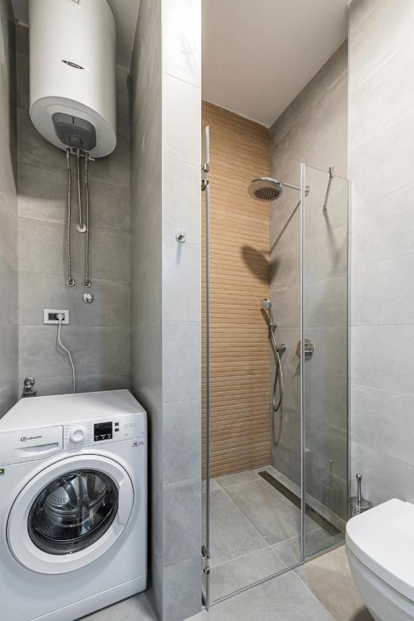 Vertigo Modern Studio-Free Private Parking-Fast Wi-Fi Новий Сад Екстер'єр фото