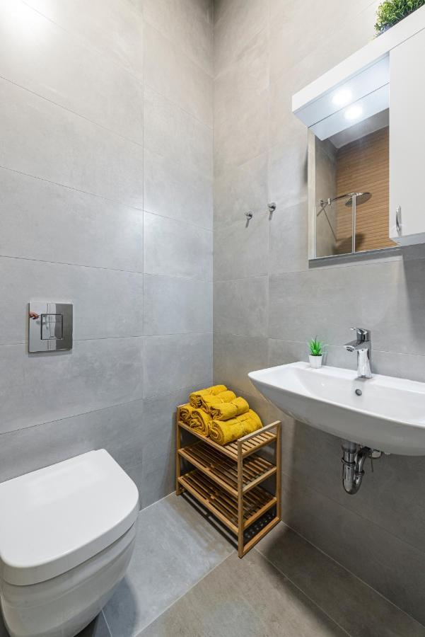 Vertigo Modern Studio-Free Private Parking-Fast Wi-Fi Новий Сад Екстер'єр фото