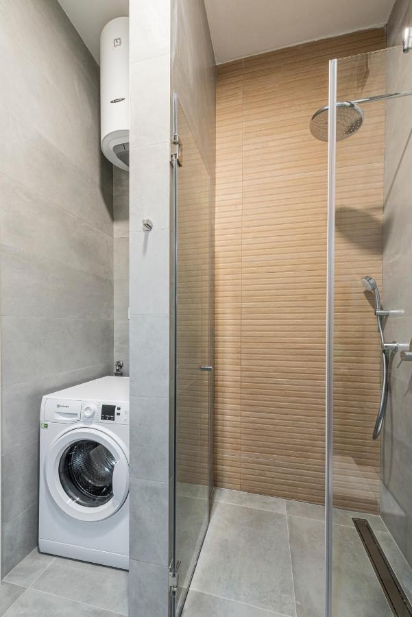 Vertigo Modern Studio-Free Private Parking-Fast Wi-Fi Новий Сад Екстер'єр фото