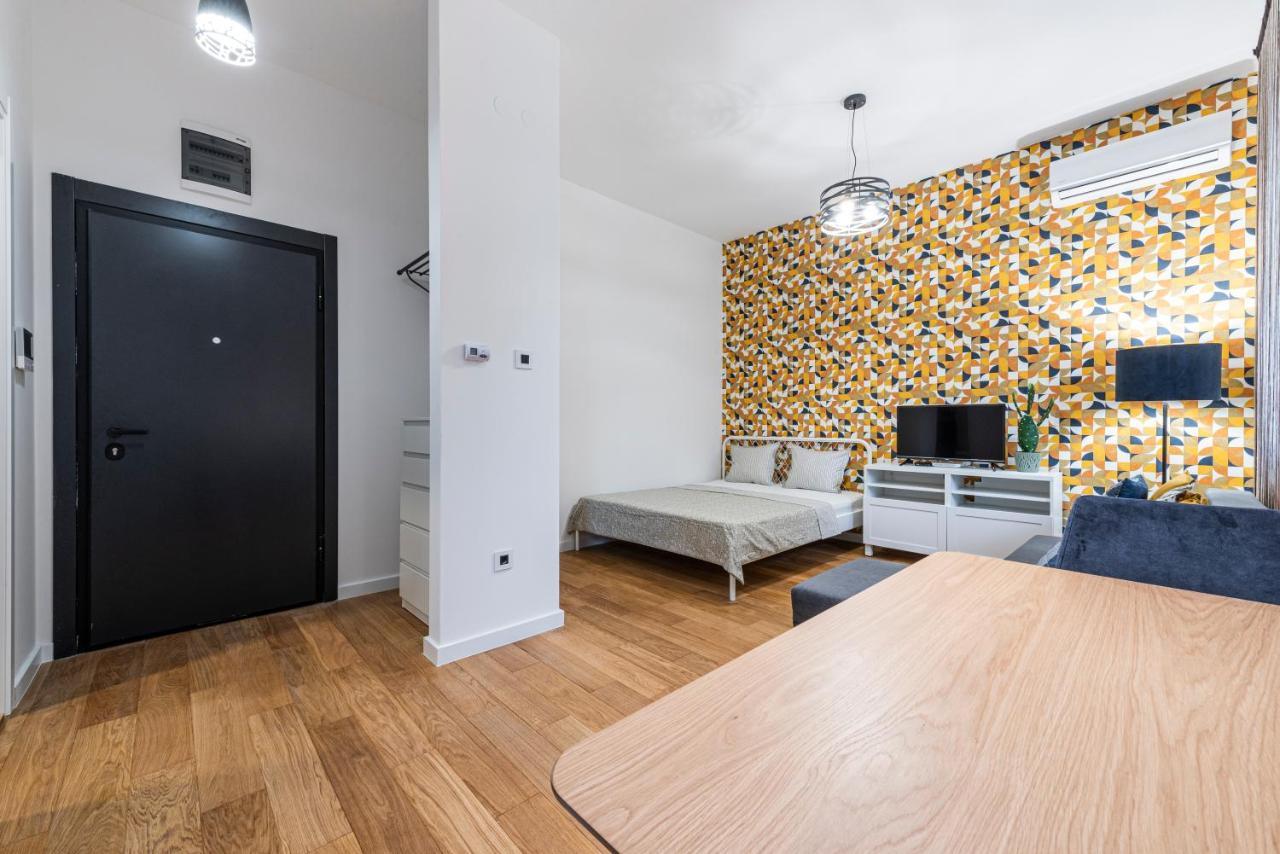 Vertigo Modern Studio-Free Private Parking-Fast Wi-Fi Новий Сад Екстер'єр фото